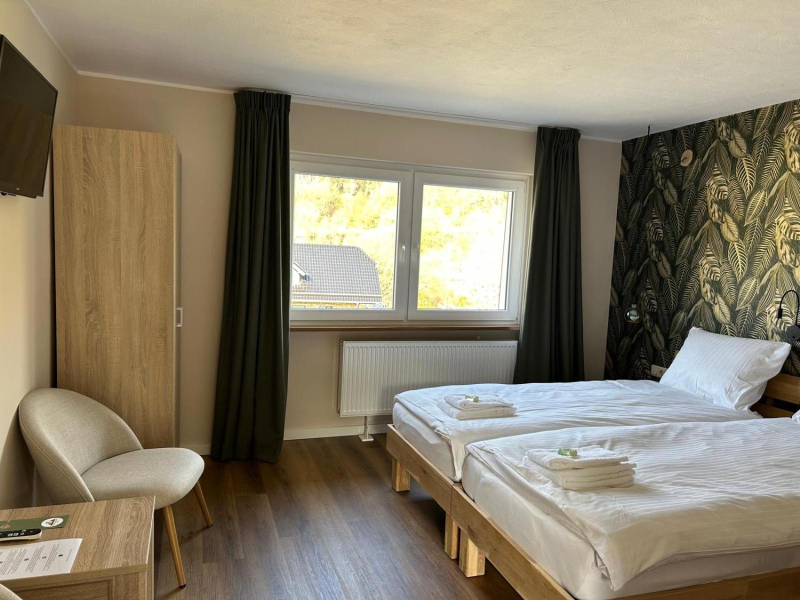 Garni Hotel Im Fachwerkhof سيمراث الغرفة الصورة