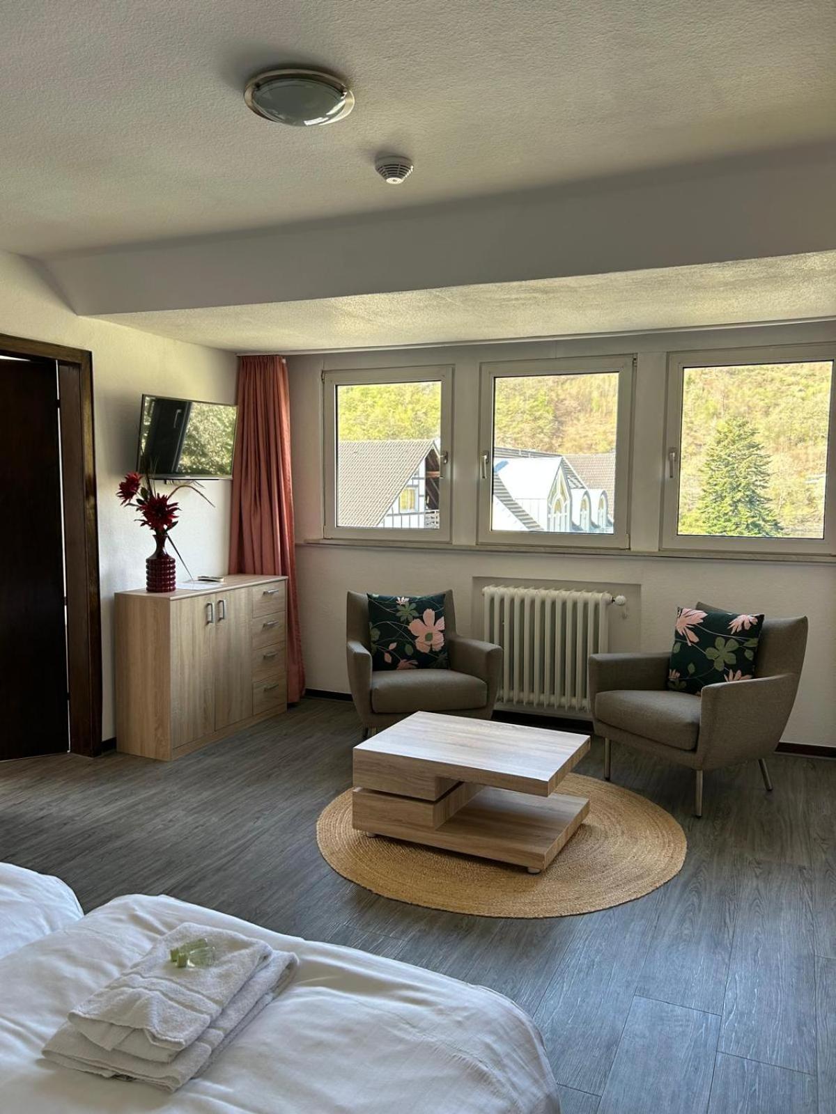 Garni Hotel Im Fachwerkhof سيمراث الغرفة الصورة
